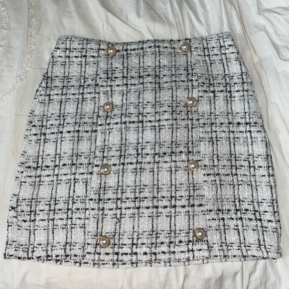 Double Button Plaid Tweed Skirt - Picture 2 of 4